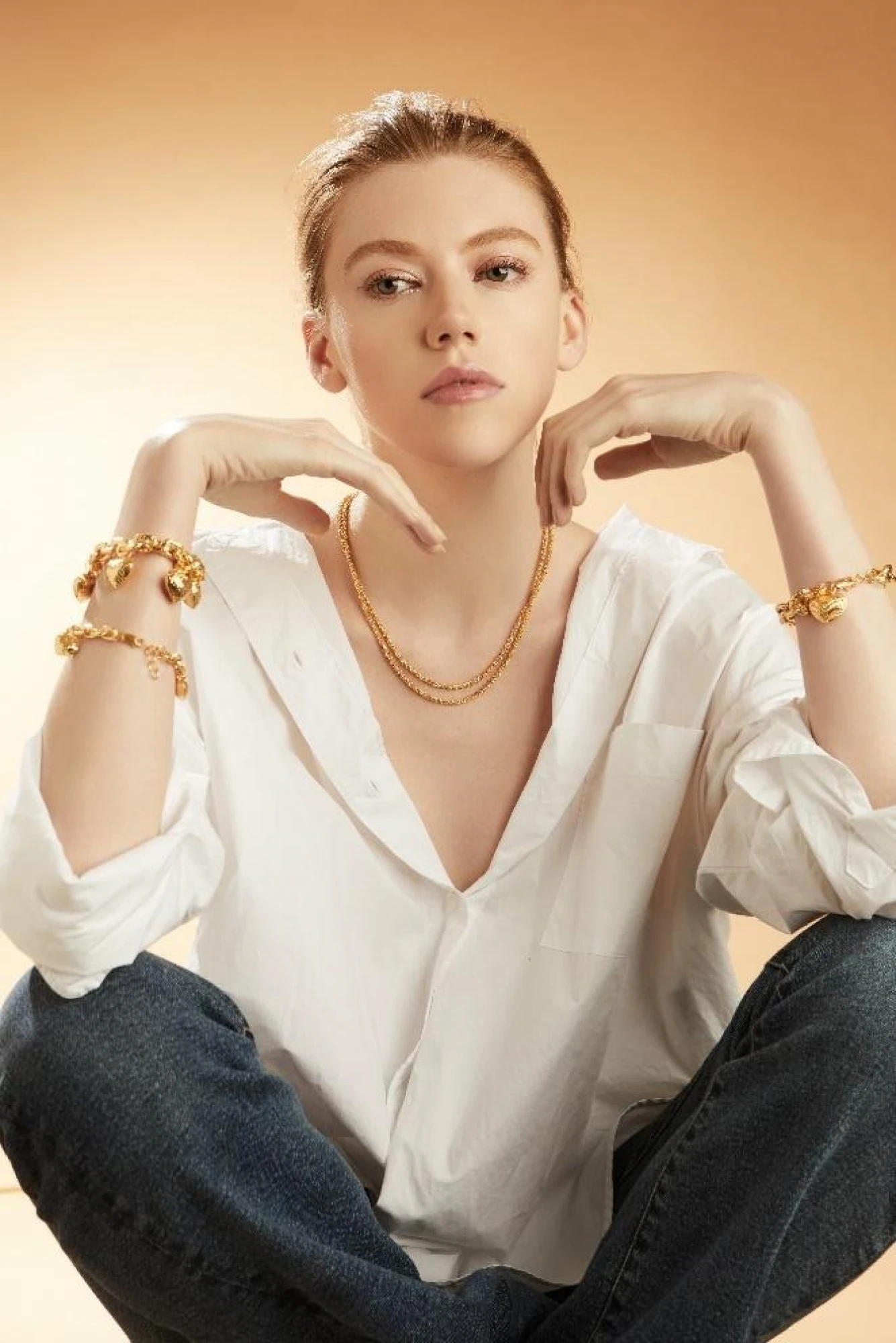 Gold jewellery bracelet worn for Merdeka Day from Diamond & Platinum Malaysia